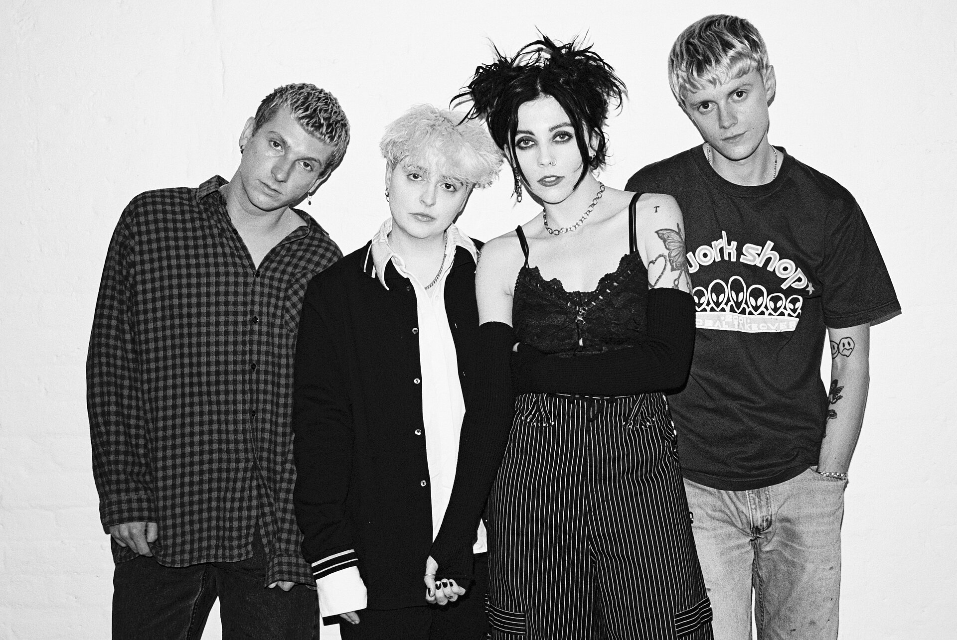 PALE WAVES